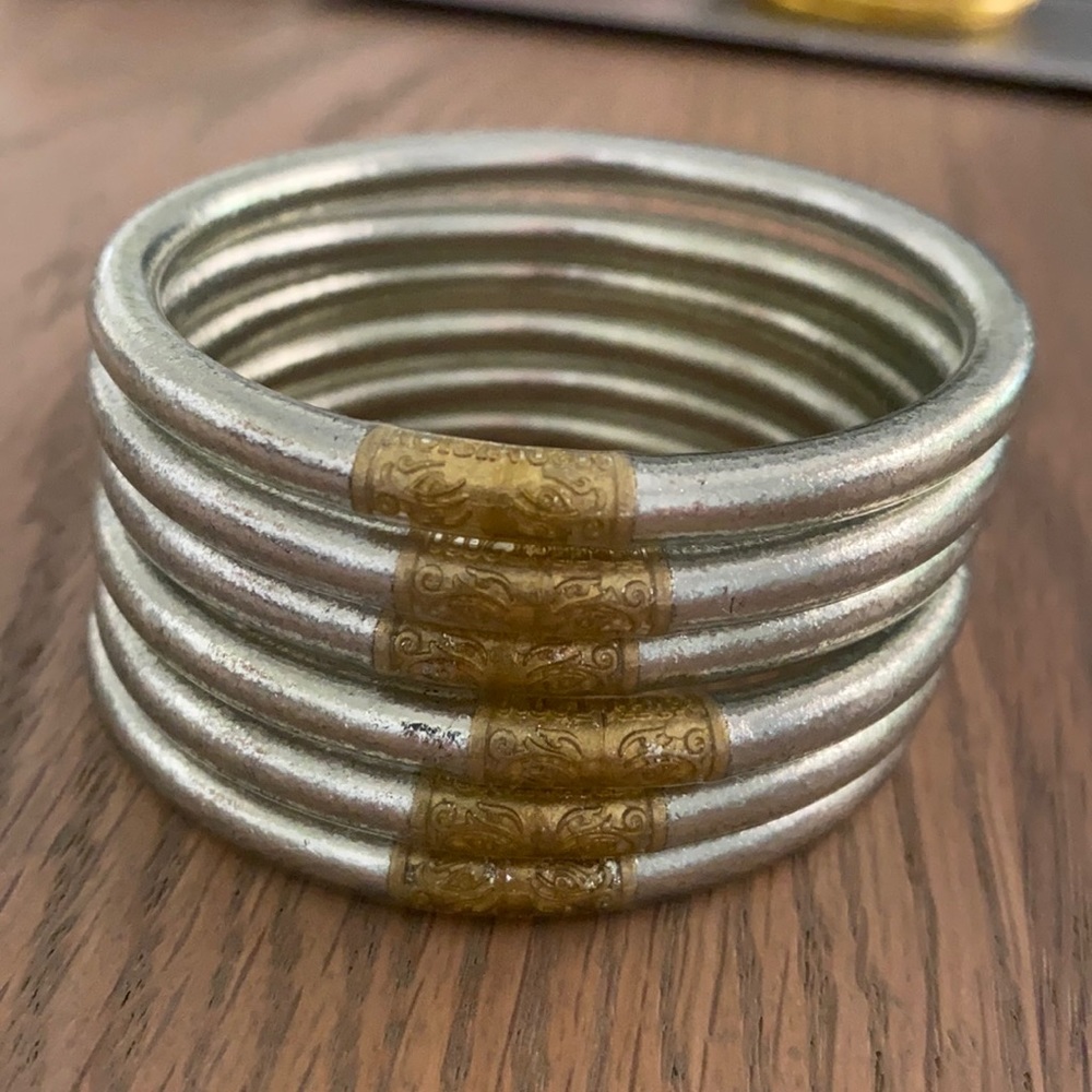 BuDhaGirl set of 6 silver bangles